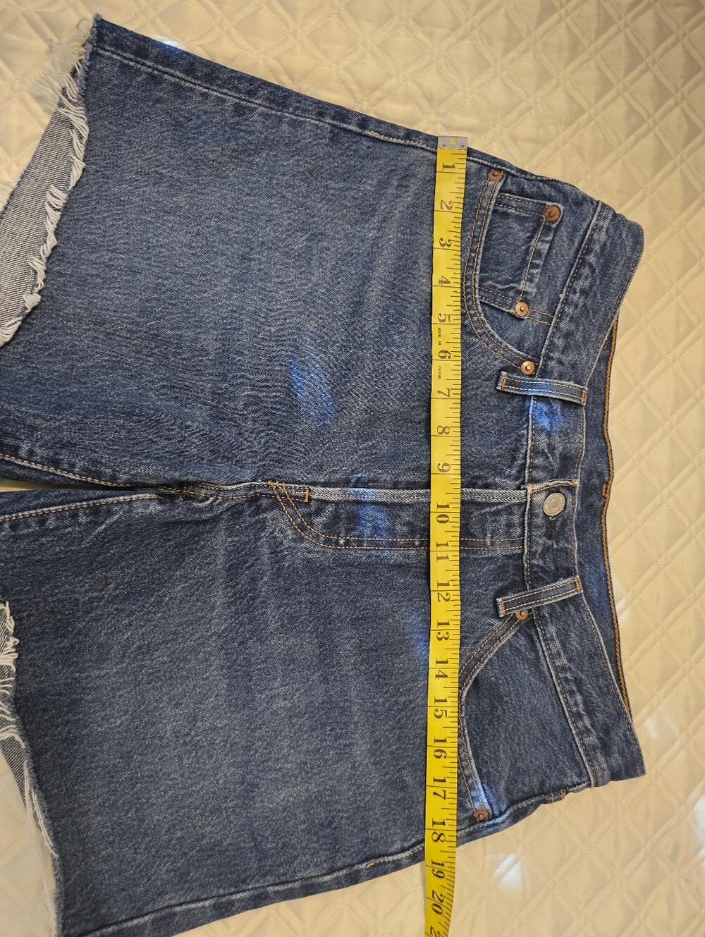 Levi's 501 Jean Short - Picture 13 of 14